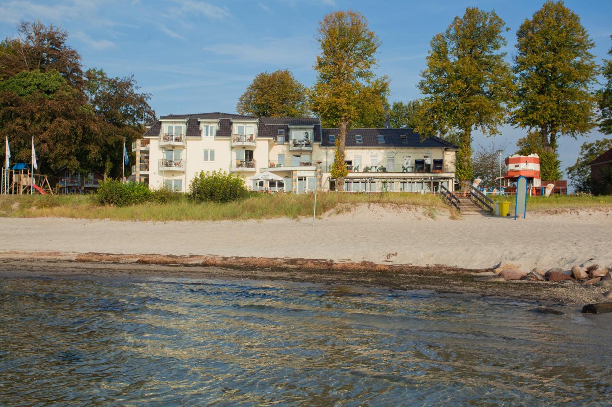 Hof Sierksdorf Hotel Exterior photo